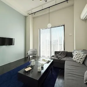 Bhotel Komachi - Breakfast & Comfort Near Downtown Apartment